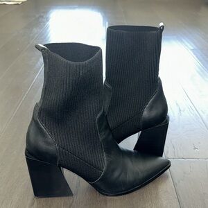 Steve Madden Tackle Leather Boots | Black US 9.5 (FREE SHIPPING)